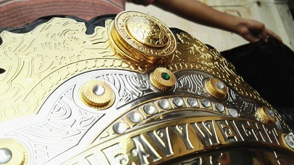 IWGP V4 HEAVYWEIGHT Championship Belt - Image 10