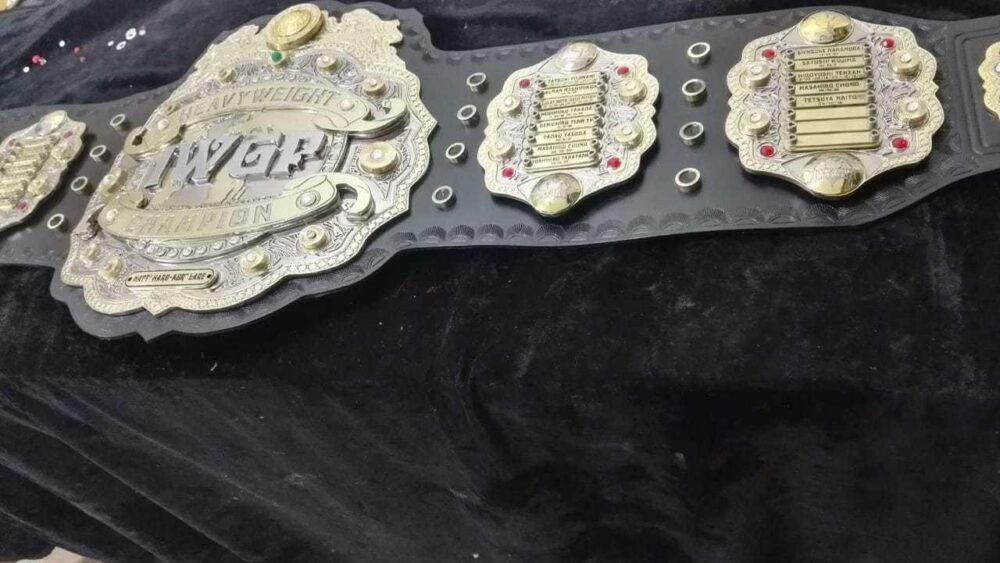 IWGP V4 HEAVYWEIGHT Championship Belt - Image 8